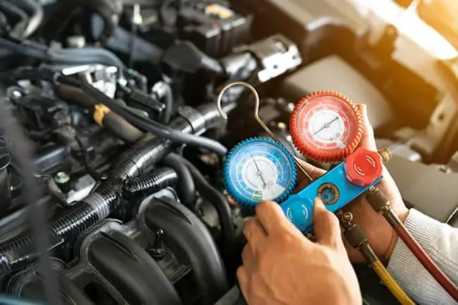Reparații și igienizare instalație climatizare auto